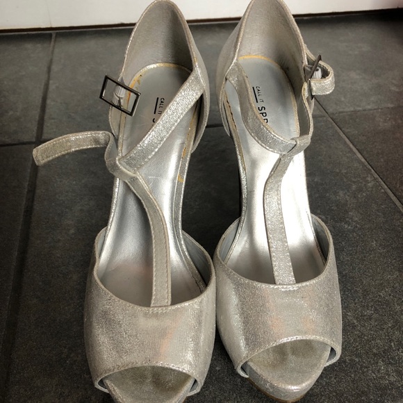 Silver sparkly heels - Picture 2 of 8